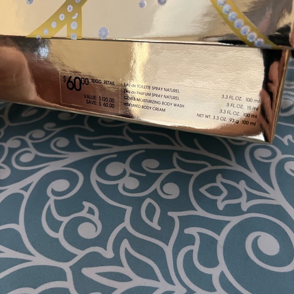 Elizabeth Taylor White diamonds gift set - Picture 4 of 4